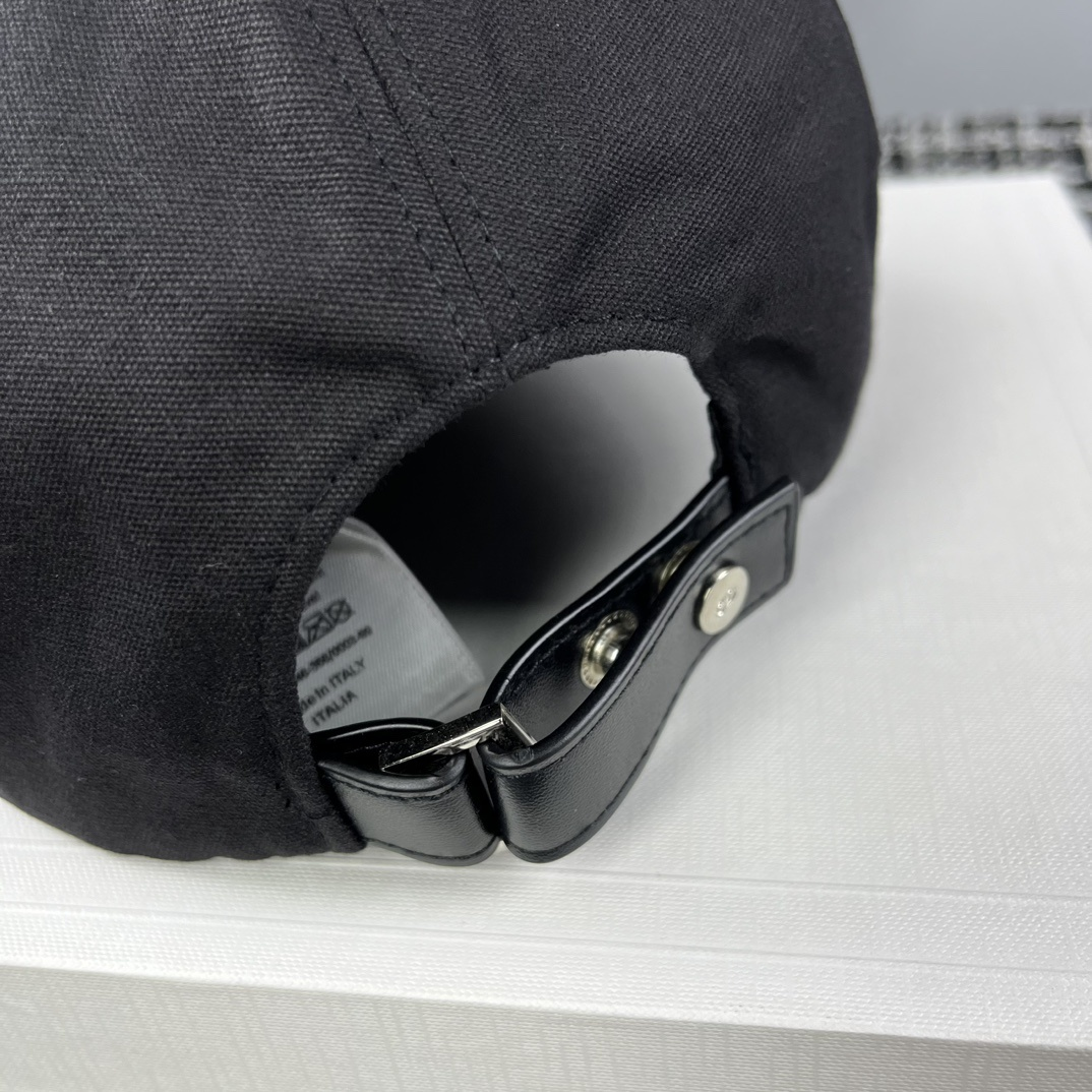 Dior embroidered logo baseball cap photo 4