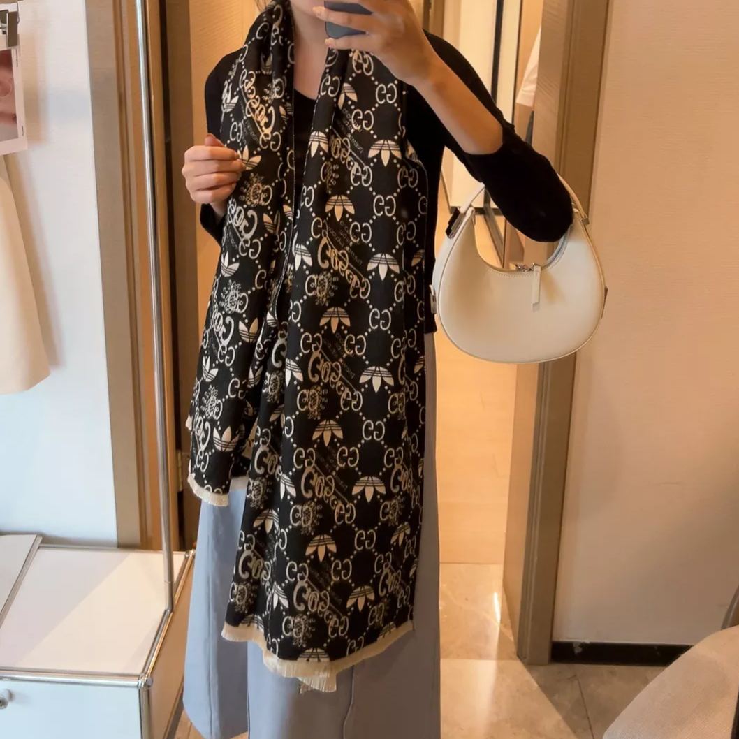 Dior Ophidia Reversible Cashmere Scarf Shawl for Women – product image 3