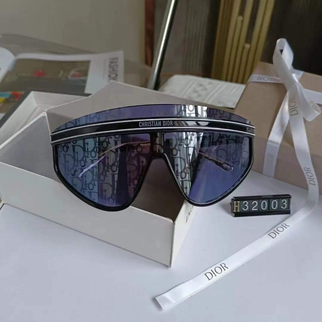 Dior Rectangular Oversized Watermark Sunglasses for Unisex – product image 2