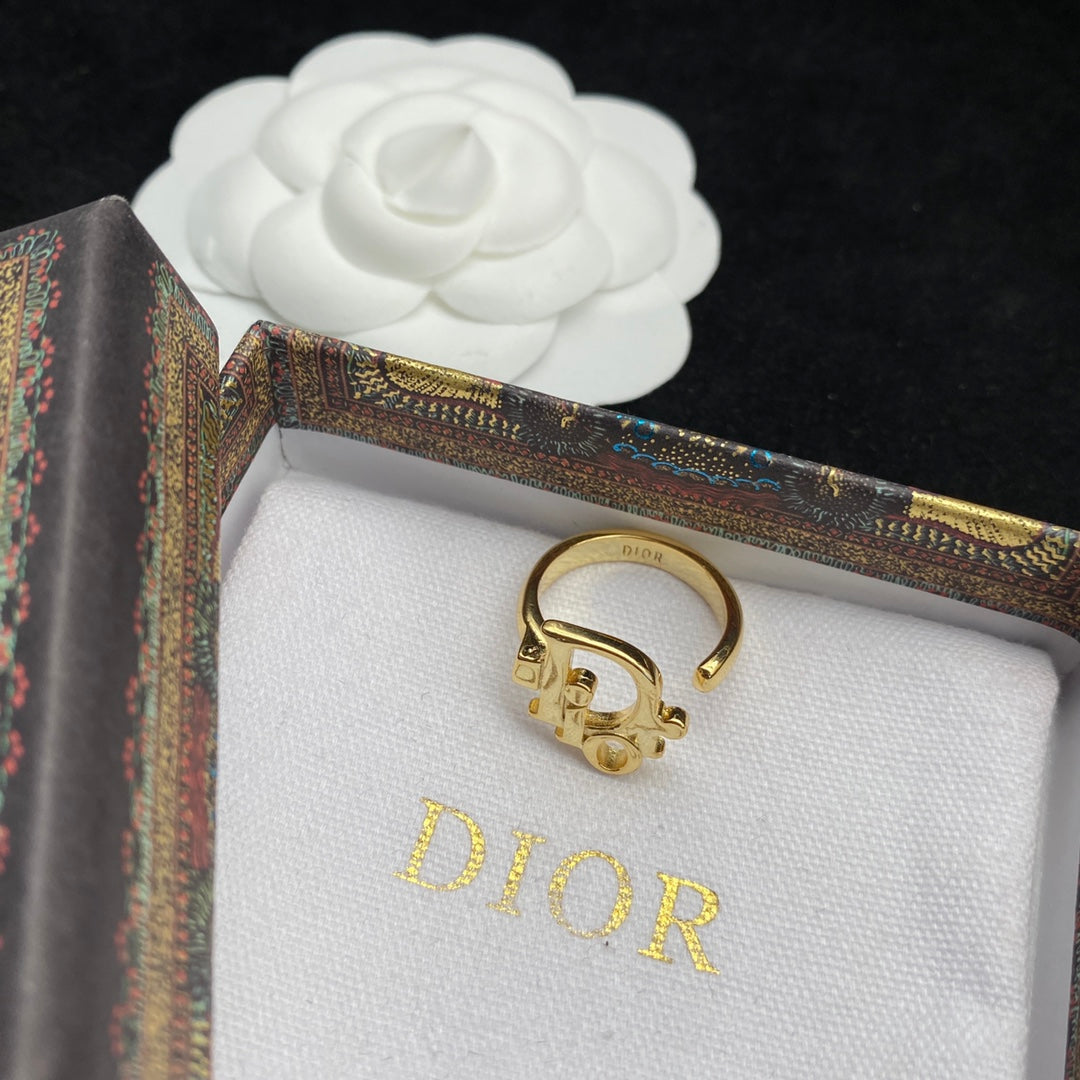 Dior Simple Letter Open Ring – Luxury Designer Jewelry – product image 4