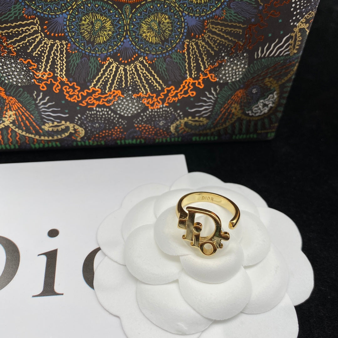 Dior Simple Letter Open Ring – Luxury Designer Jewelry – product image 5