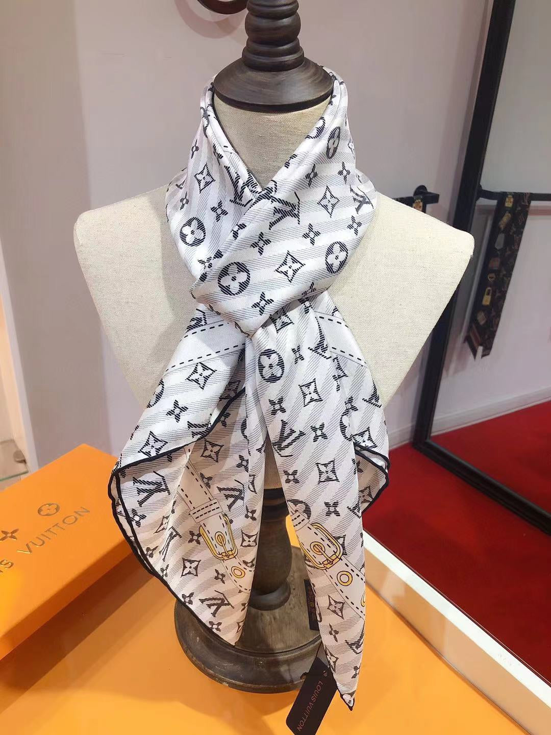 Dior Twill Silk Poker Element Square Scarf for Women – product image 8