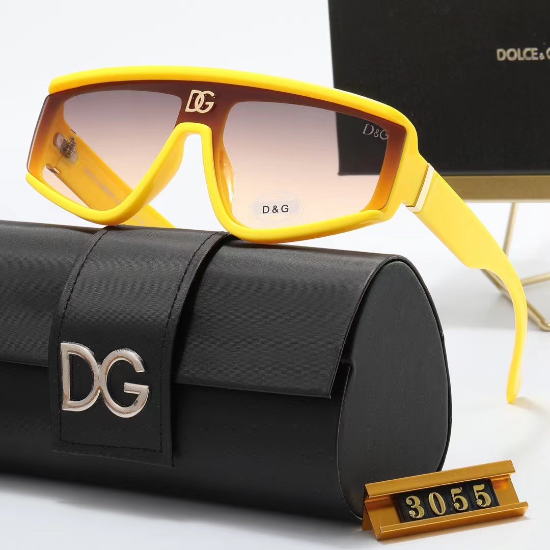 Dolce & Gabbana Oversized Shield Polarized Sunglasses for Unisex – product image 5