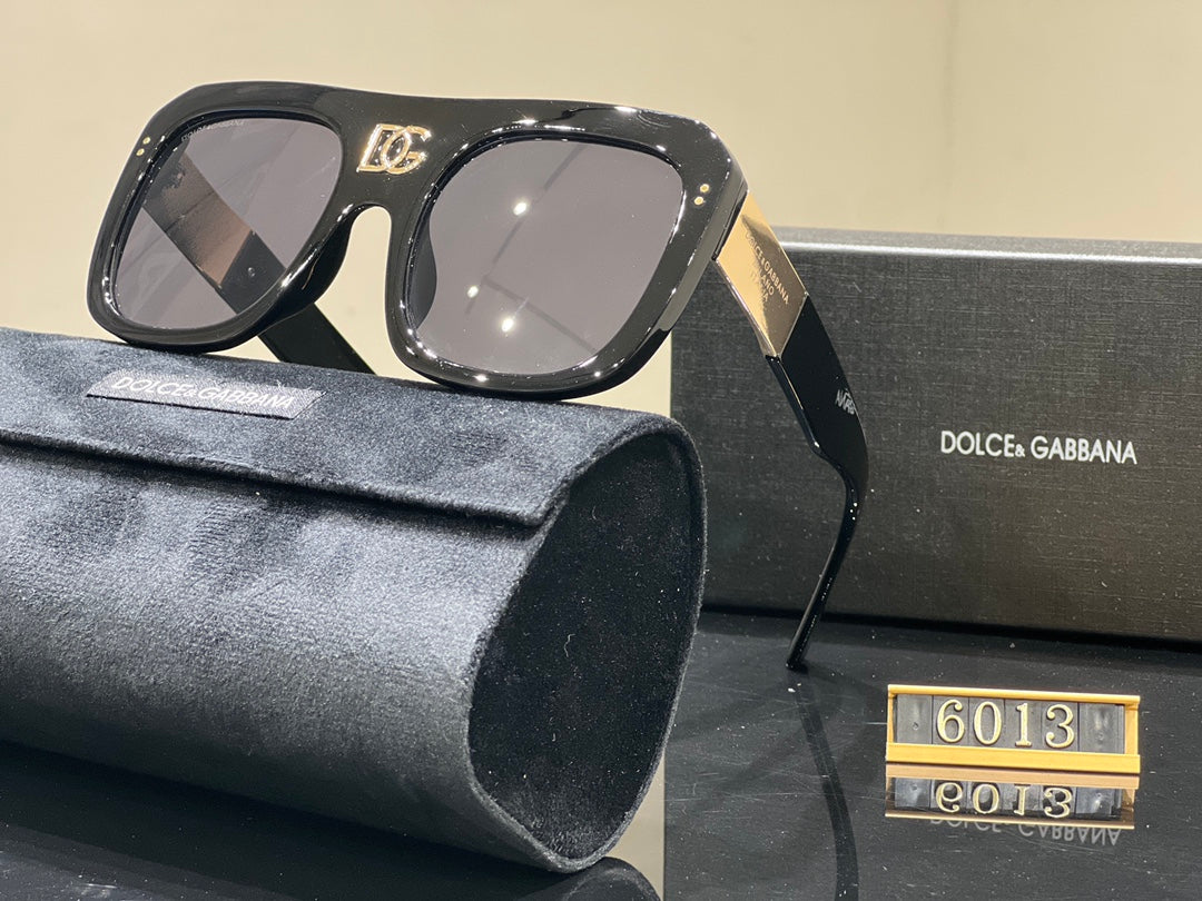 Dolce & Gabbana Oversized Square Polarized Sunglasses for Unisex – product image 6
