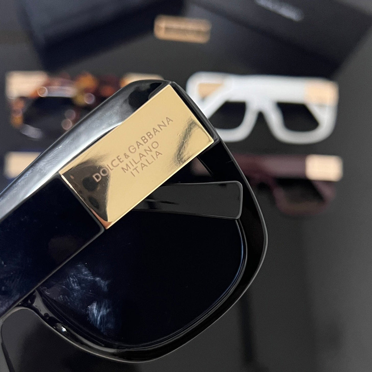 Dolce & Gabbana Oversized Square Polarized Sunglasses for Unisex – product image 13