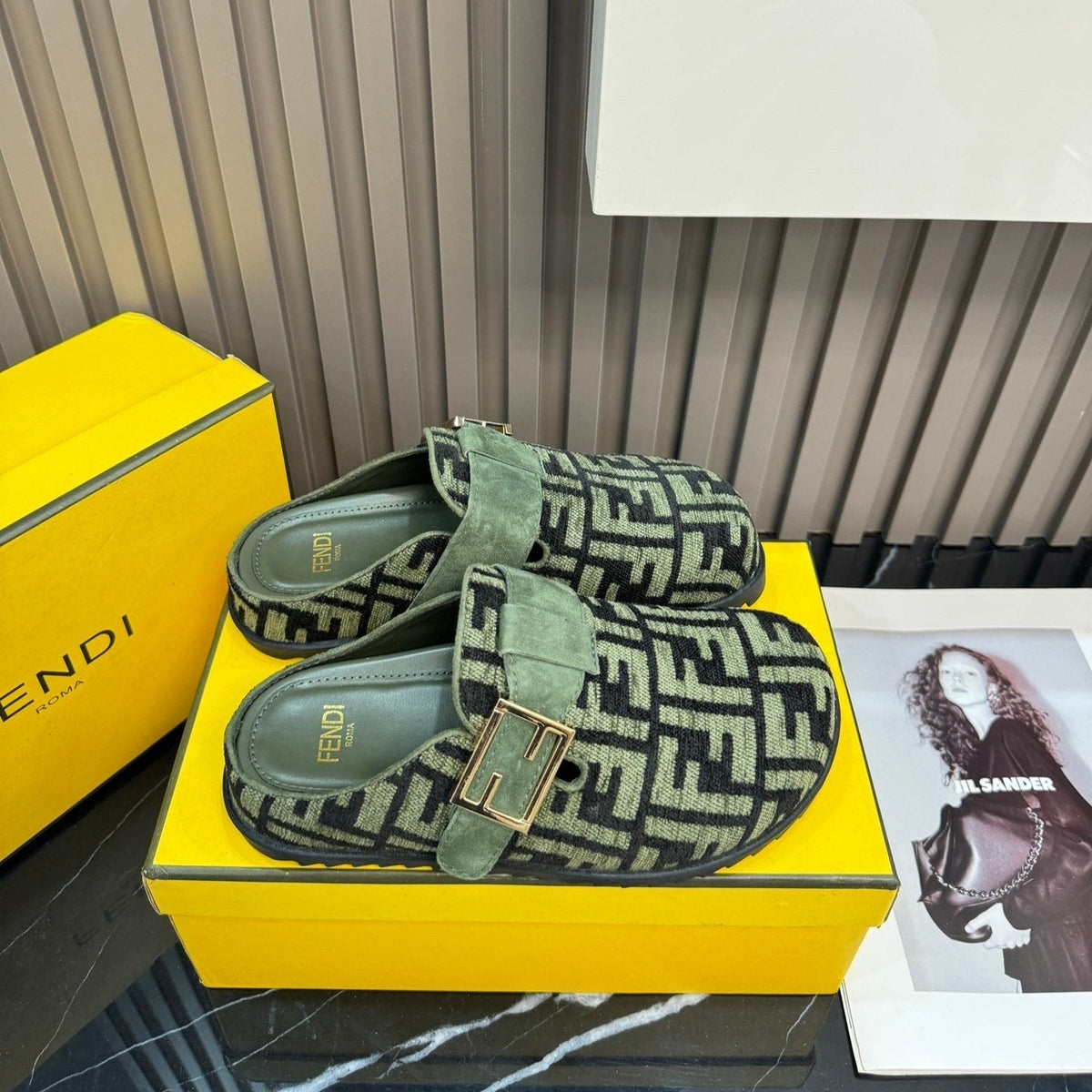 Fendi Autumn and Winter Retro Embossed Flat Slippers – slippers product image 14