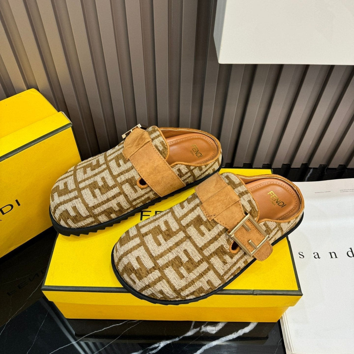 Fendi Autumn and Winter Retro Embossed Flat Slippers – slippers product image 3