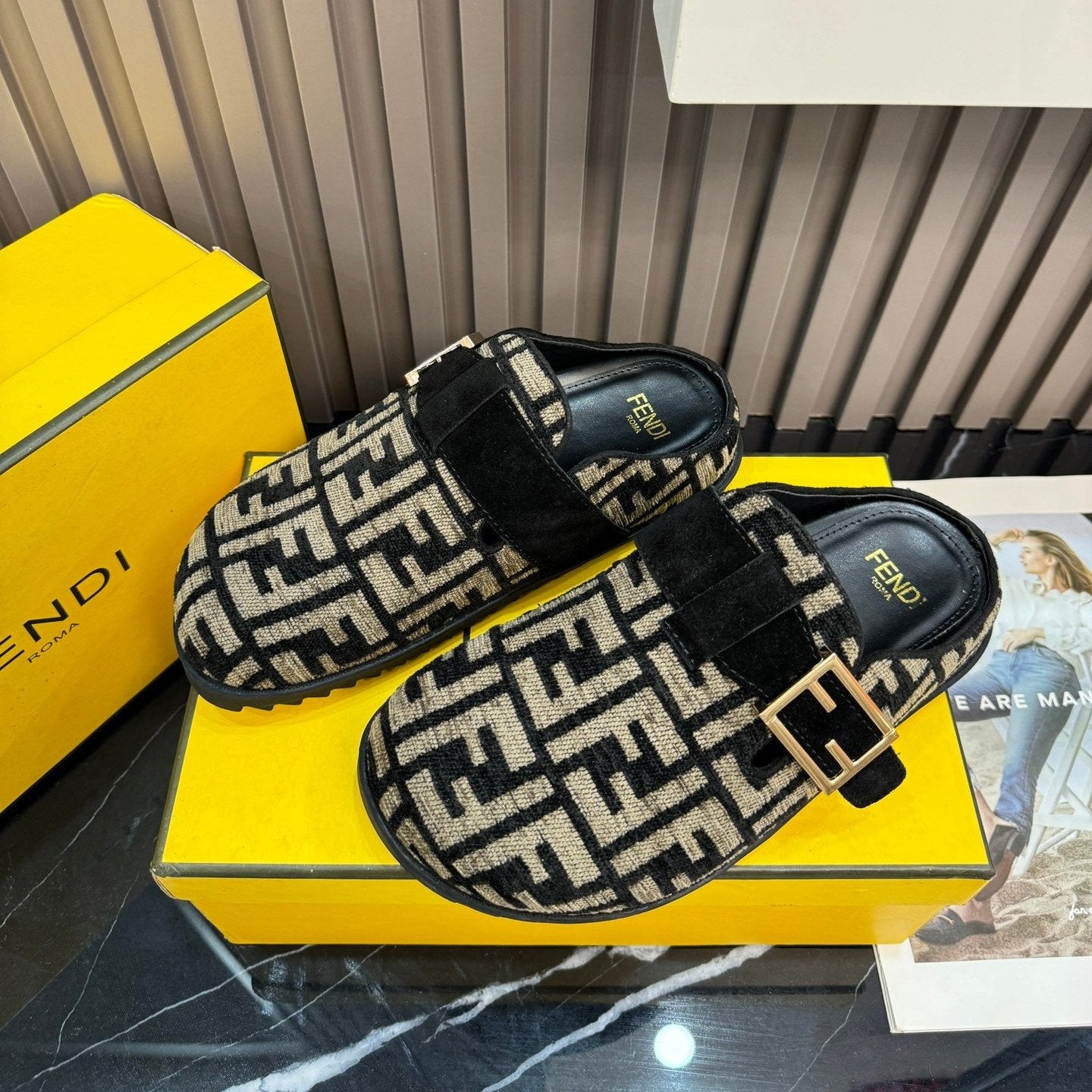 Fendi Autumn and Winter Retro Embossed Flat Slippers – slippers product image 4