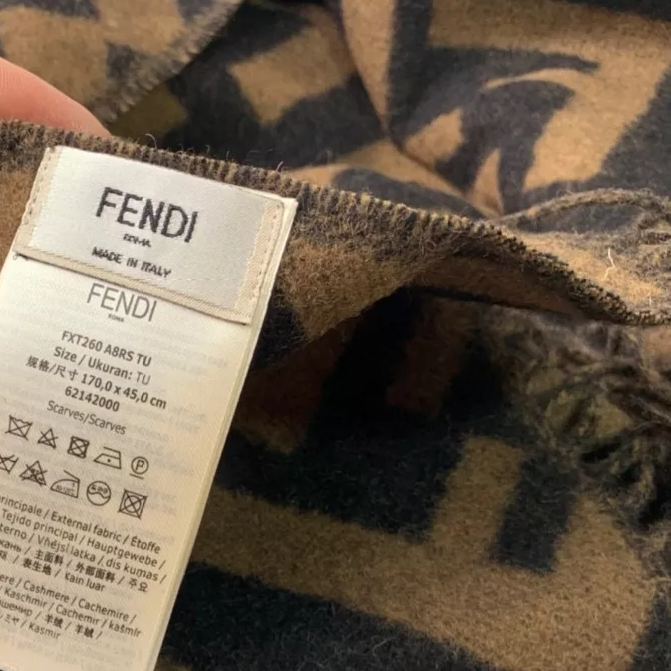 Fendi Cashmere 2-Color Classic FF Tassel Scarf for Women – product image 11