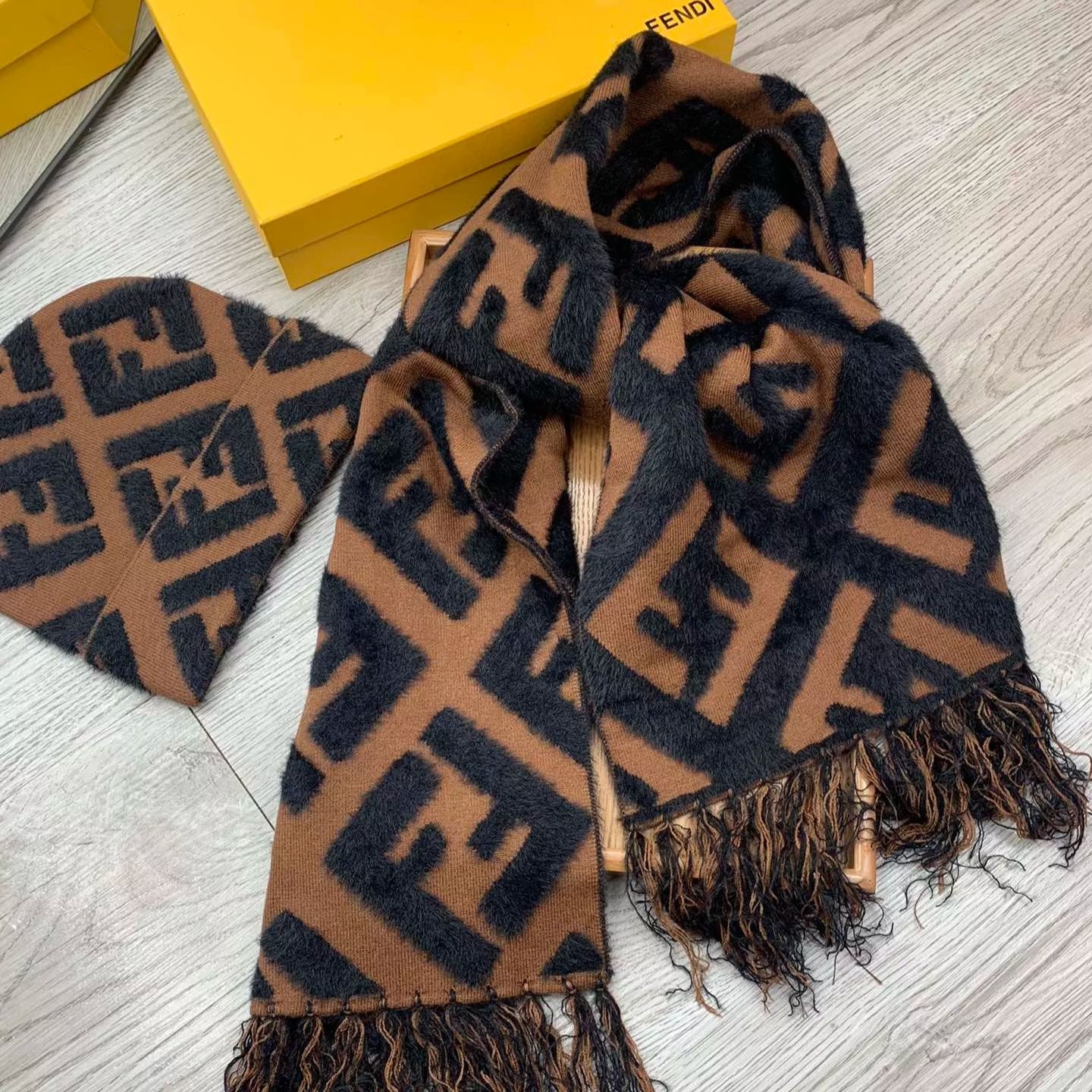 Fendi FF Monogram Cashmere Scarf Hat Set for Women – product image 10