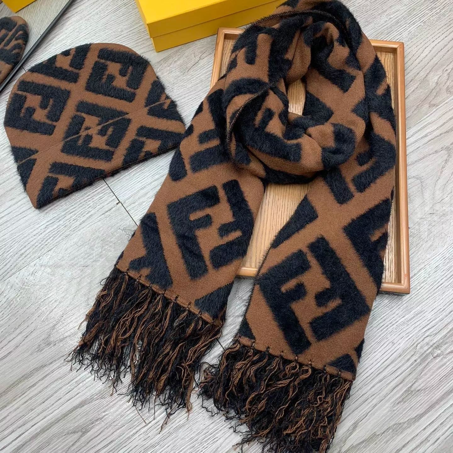 Fendi FF Monogram Cashmere Scarf Hat Set for Women – product image 7