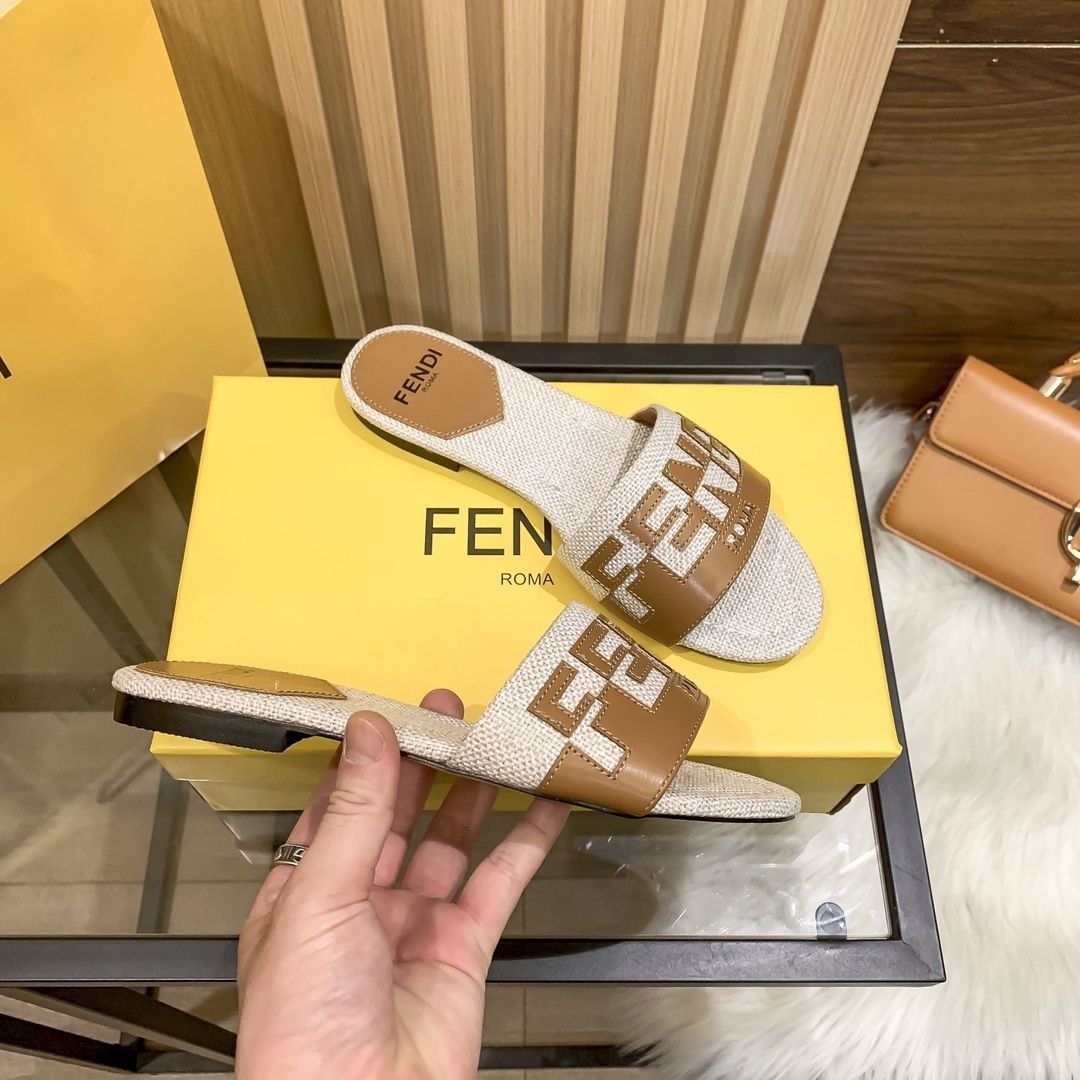 Fendi Monogrammed Classic Flat Slippers – slippers product image 11