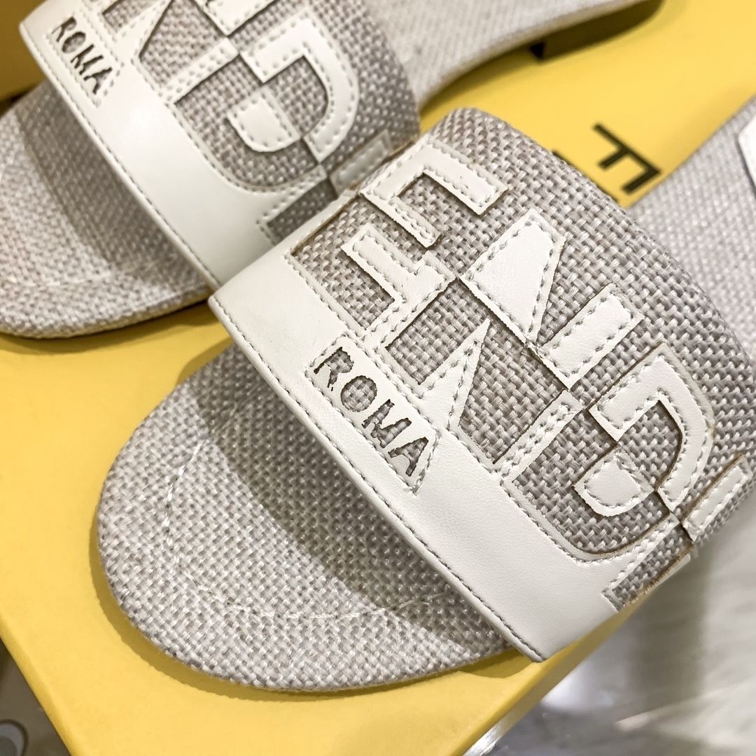 Fendi Monogrammed Classic Flat Slippers – slippers product image 12