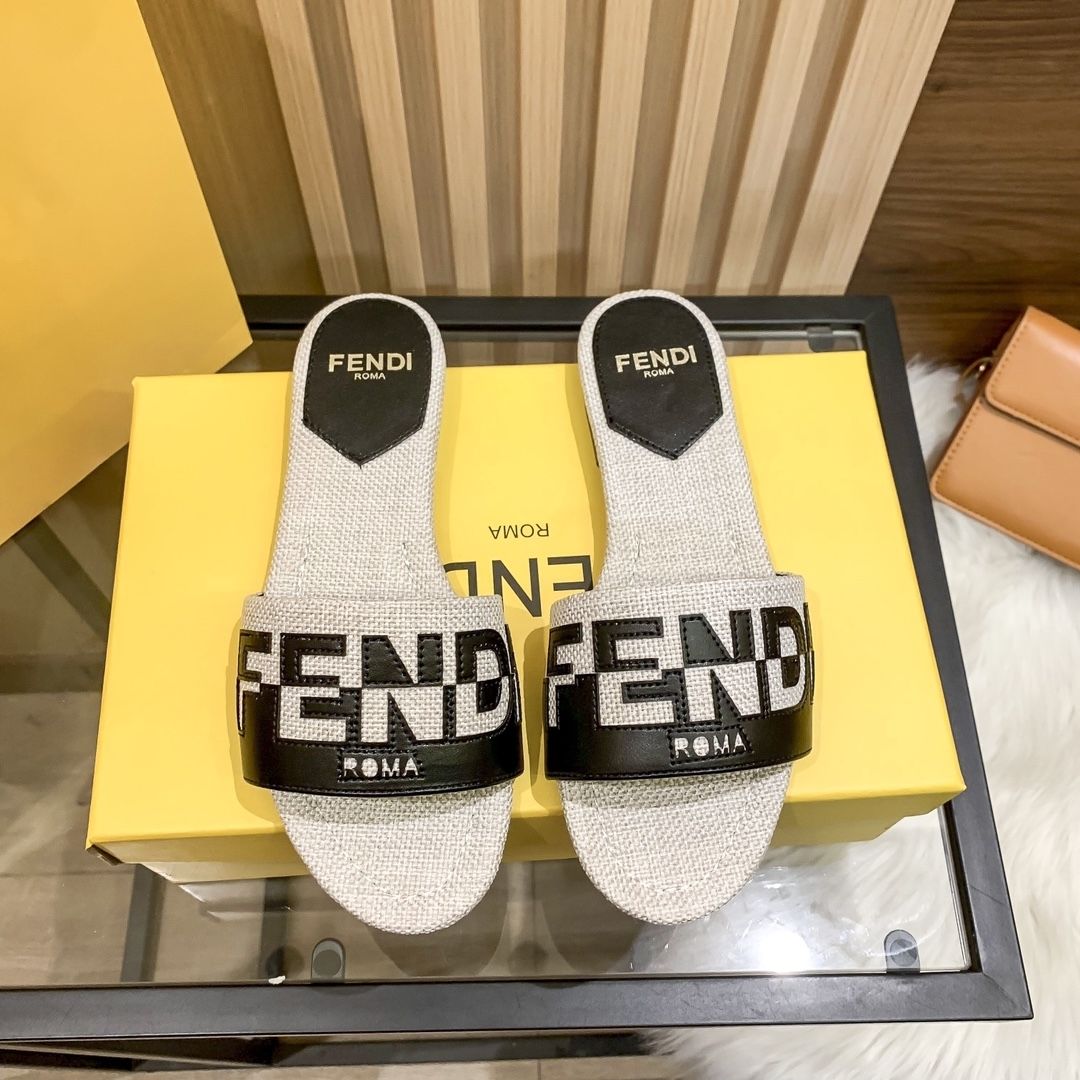 Fendi Monogrammed Classic Flat Slippers – slippers product image 3