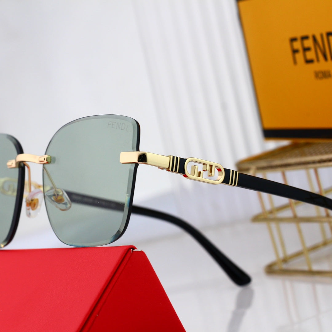 Fendi Oversized Metal Interlocking FF Polarized Sunglasses for Unisex – product image 10