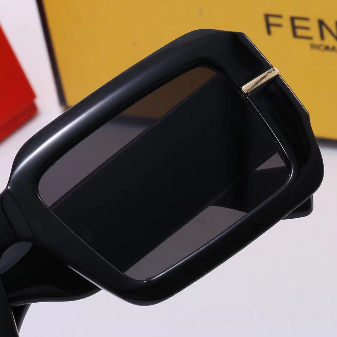 Fendi Small Square Logo Sunglasses for Unisex – product image 13