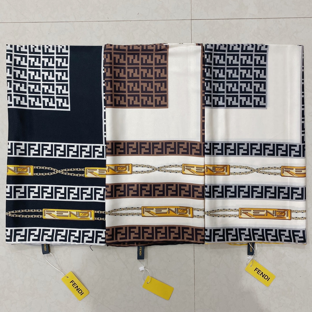 Fendi Twill Silk Chain Element Square Scarf for Women – product image 11