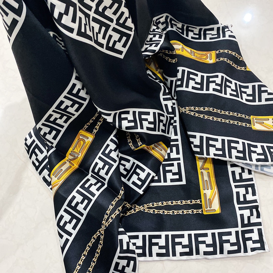 Fendi Twill Silk Chain Element Square Scarf for Women – product image 12