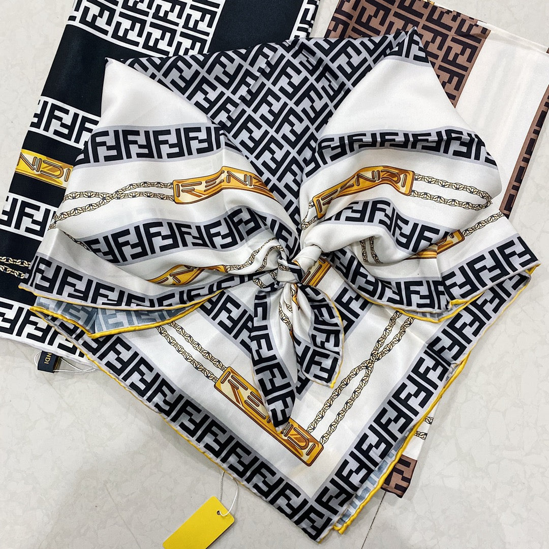 Fendi Twill Silk Chain Element Square Scarf for Women – product image 15