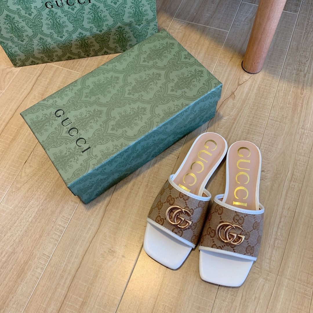 Gucci Brown Canvas Embossed Flat Slippers – slippers product image 2
