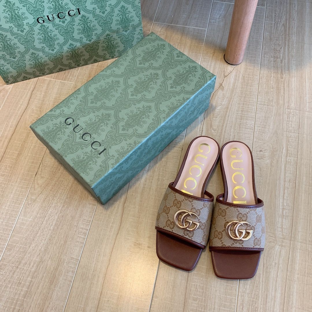 Gucci Brown Canvas Embossed Flat Slippers – slippers product image 3