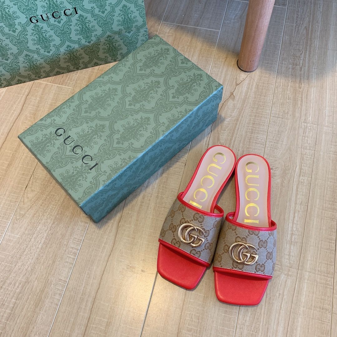 Gucci Brown Canvas Embossed Flat Slippers – slippers product image 4