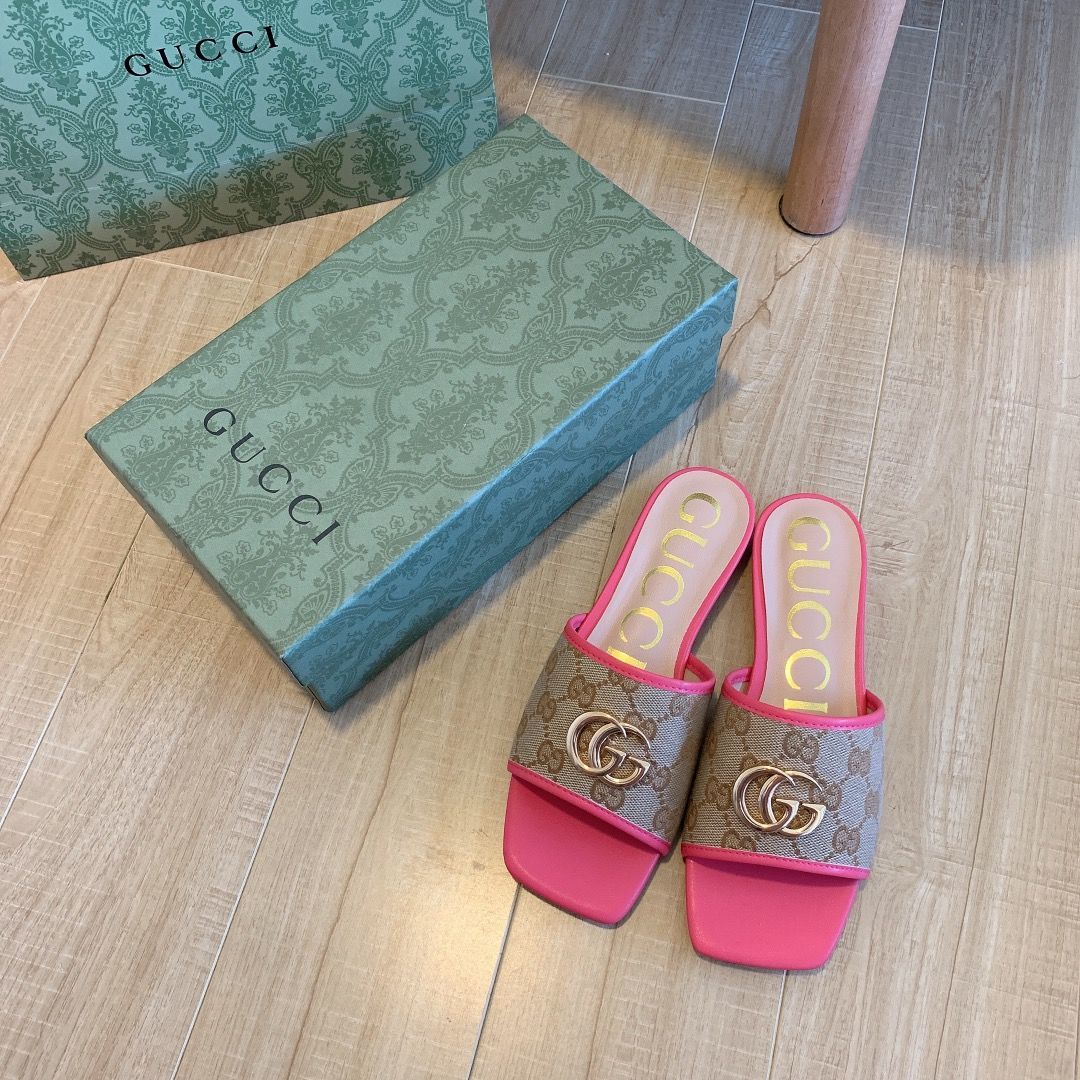 Gucci Brown Canvas Embossed Flat Slippers – slippers product image 6