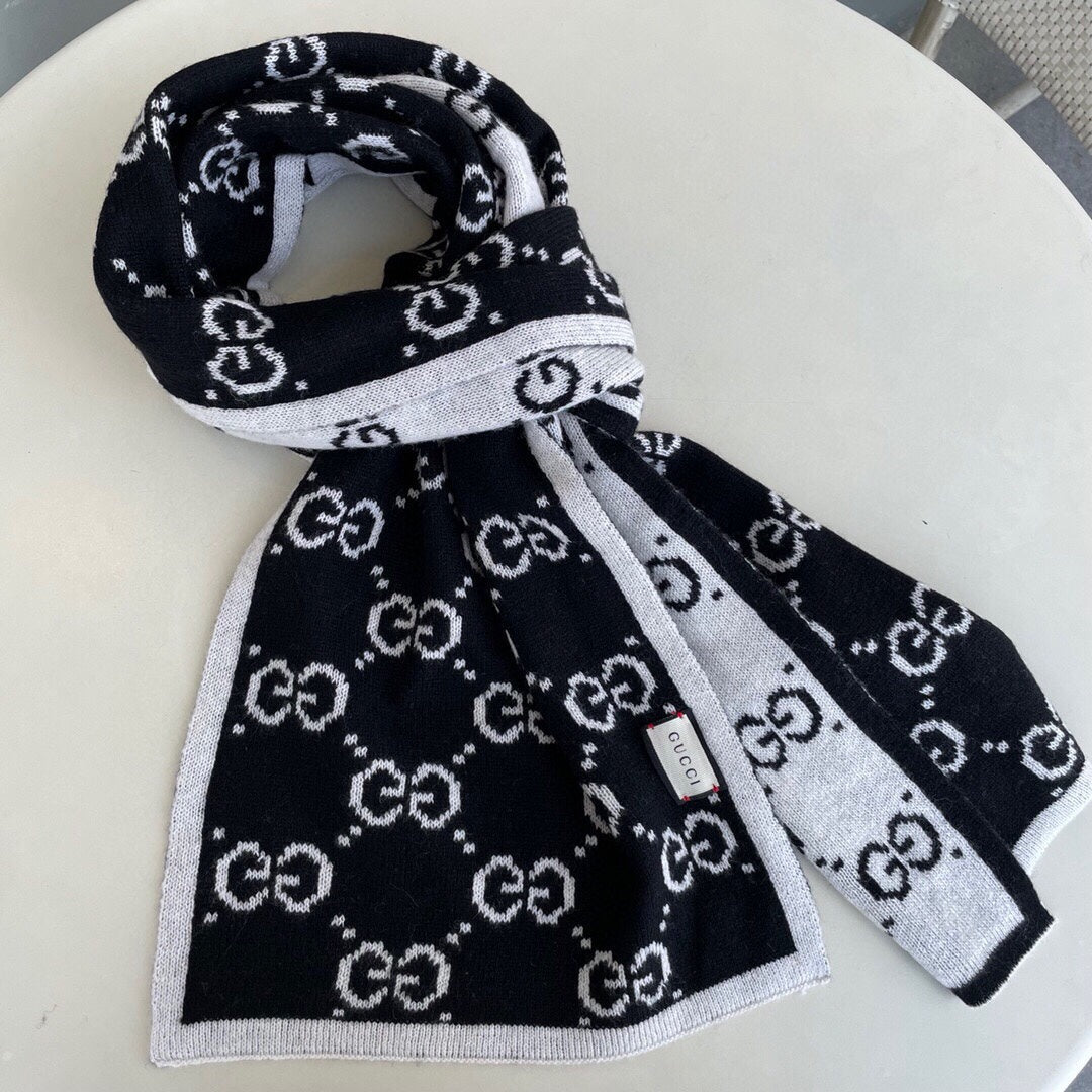 Gucci Cashmere Classic Reversible Jacquard Knit Scarf for Women – product image 5