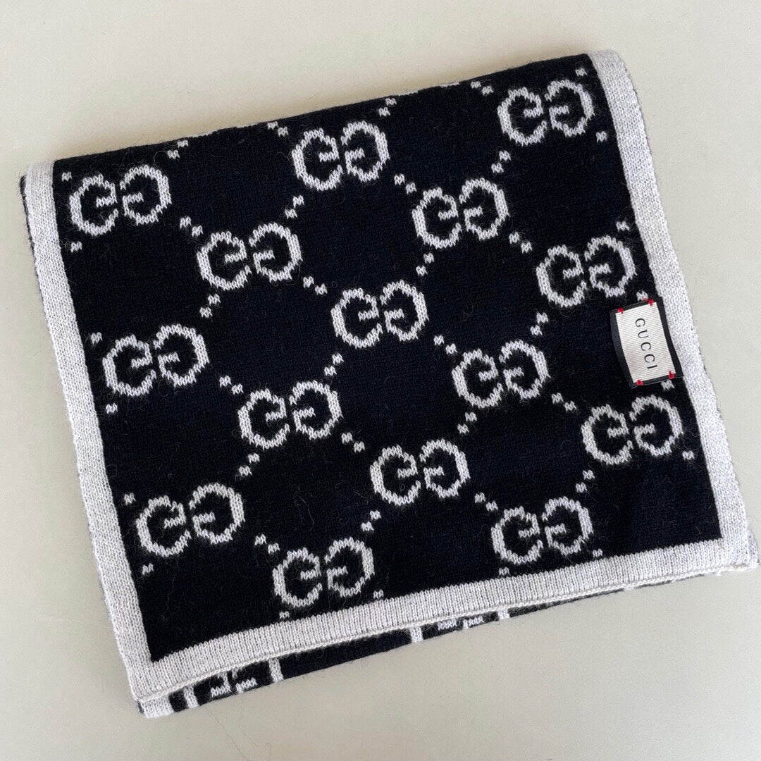 Gucci Cashmere Classic Reversible Jacquard Knit Scarf for Women – product image 6