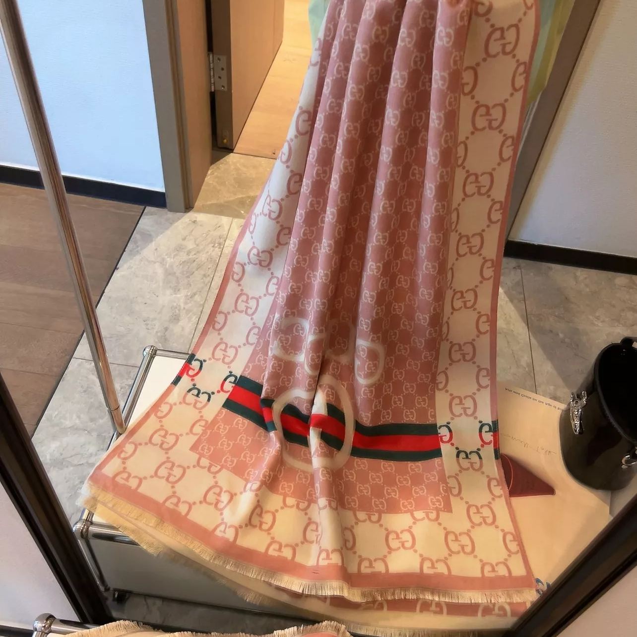 Gucci Color Block Logo Jacquard Cashmere Scarf for Women – product image 12
