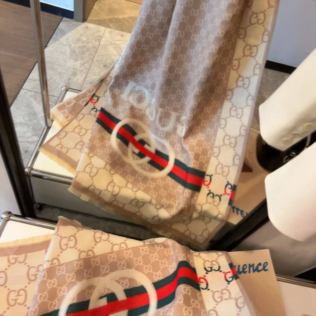 Gucci Color Block Logo Jacquard Cashmere Scarf for Women – product image 18
