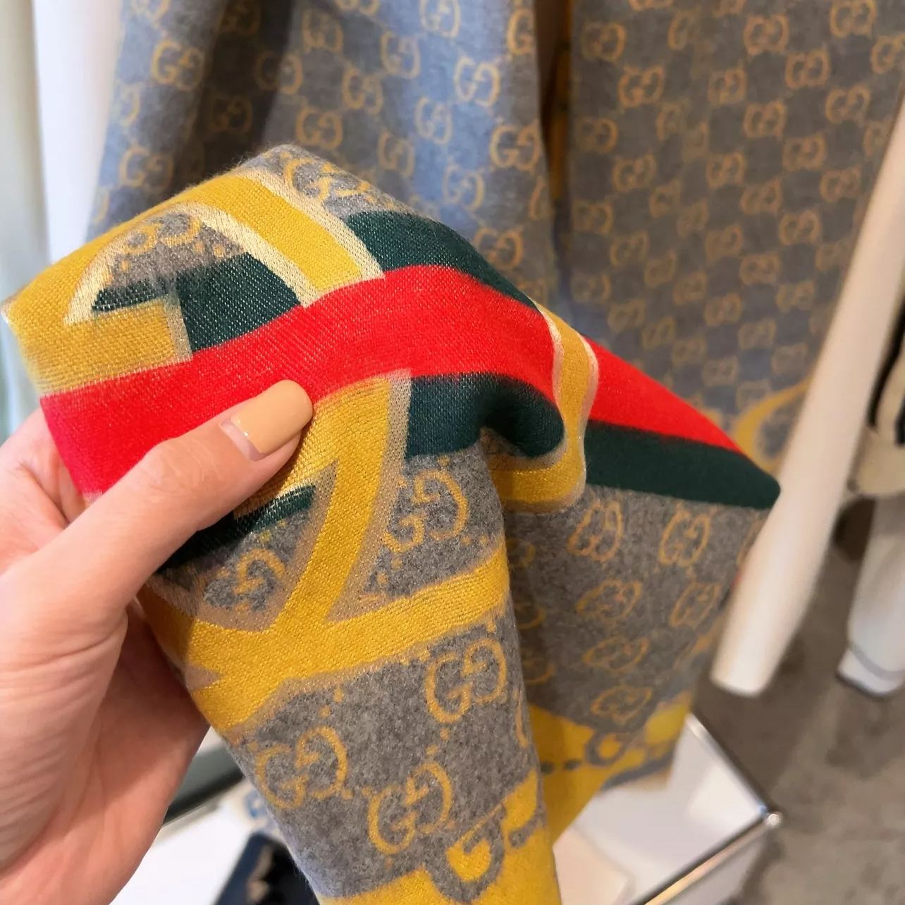 Gucci Color Block Logo Jacquard Cashmere Scarf for Women – product image 24