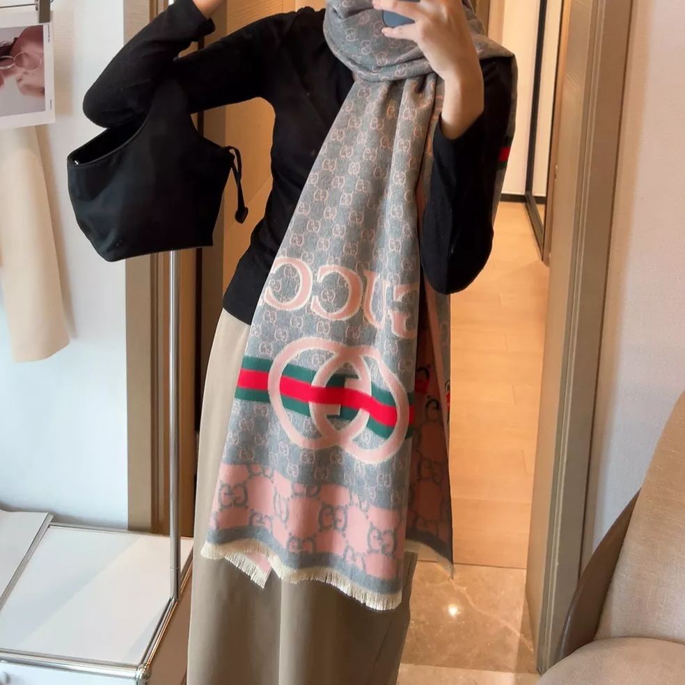 Gucci Color Block Logo Jacquard Cashmere Scarf for Women – product image 28