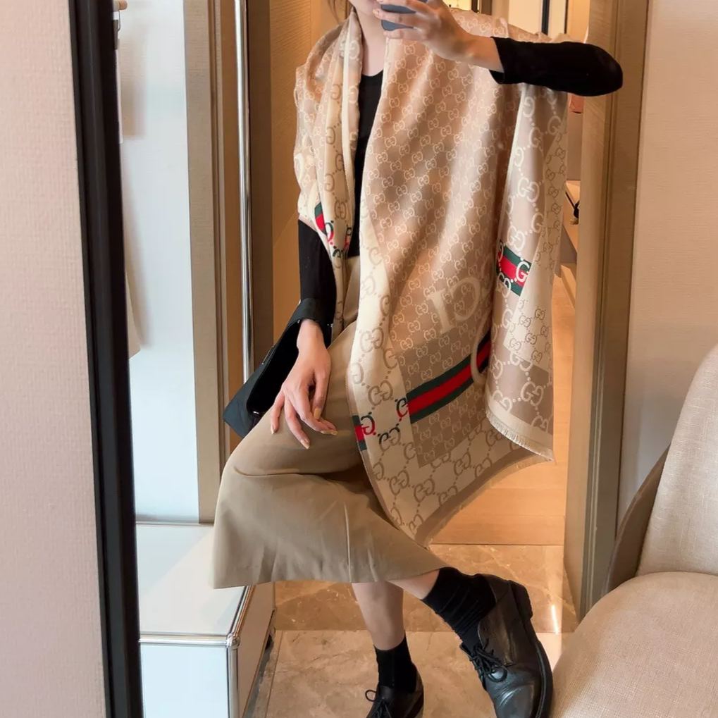 Gucci Color Block Logo Jacquard Cashmere Scarf for Women – product image 32