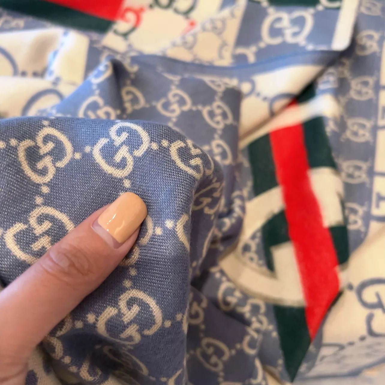 Gucci Color Block Logo Jacquard Cashmere Scarf for Women – product image 36