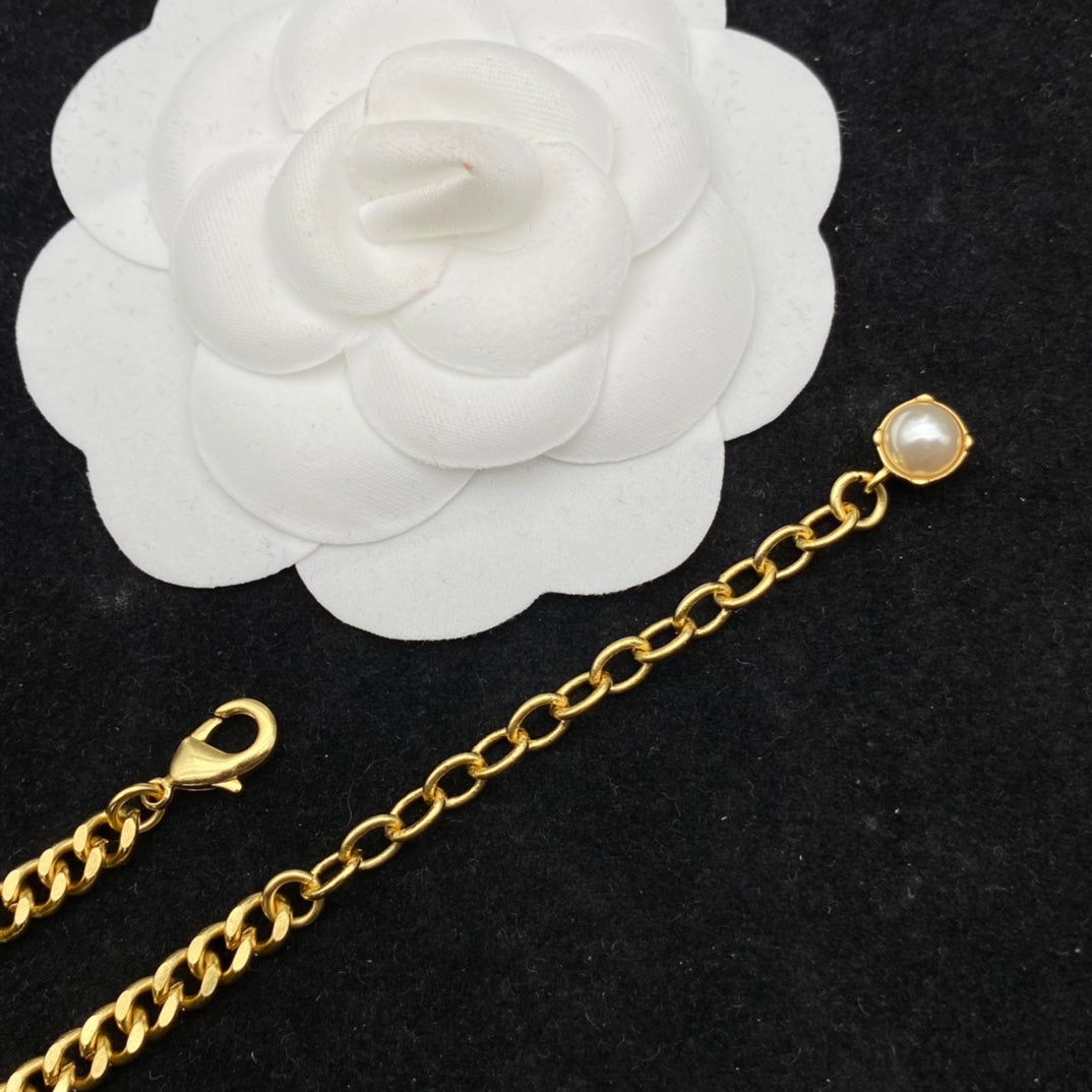 Gucci Double G Pearl Flower Necklace – Luxury Designer Jewelry – product image 5