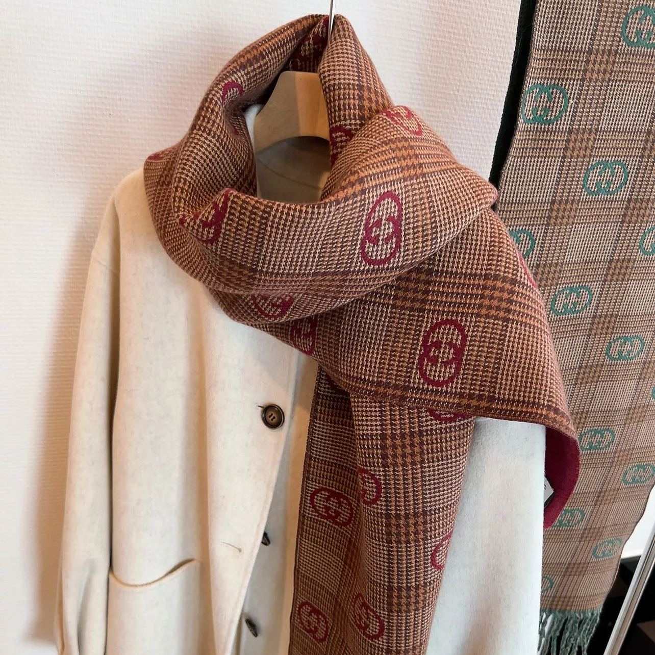 Gucci Double-sided Cashmere Fringed Scarf for Women – product image 10