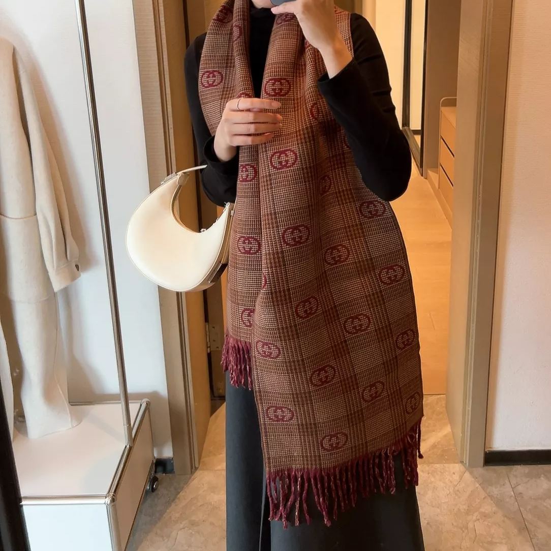 Gucci Double-sided Cashmere Fringed Scarf for Women – product image 12