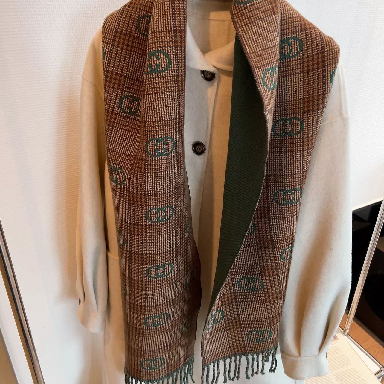 Gucci Double-sided Cashmere Fringed Scarf for Women – product image 15
