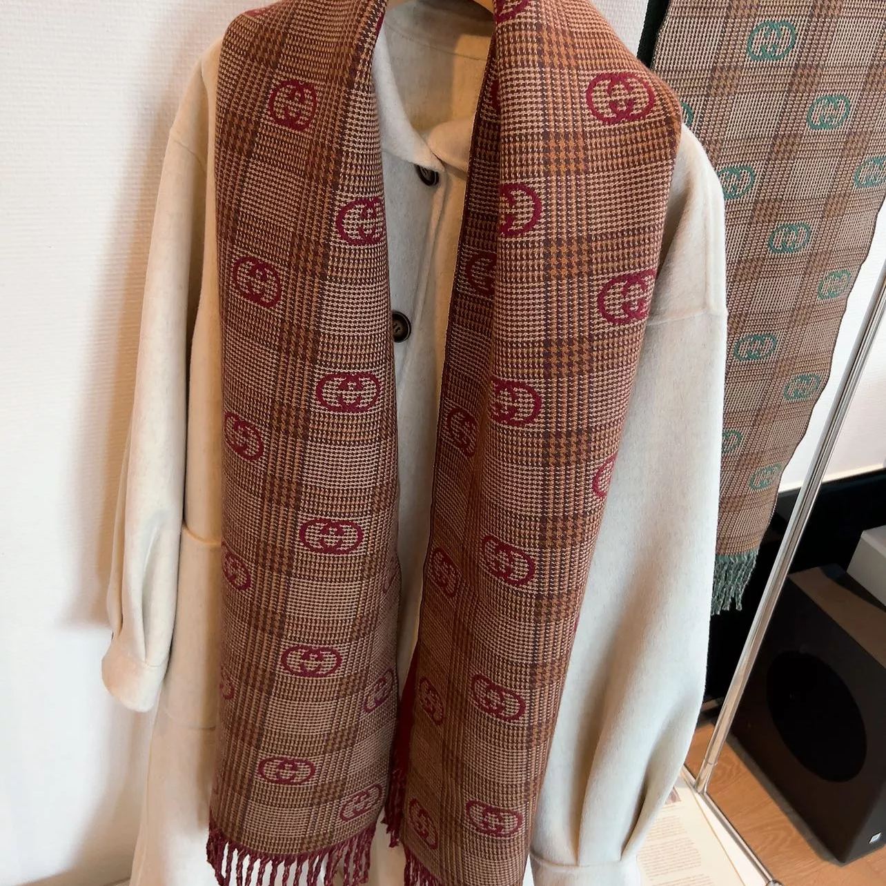 Gucci Double-sided Cashmere Fringed Scarf for Women – product image 9