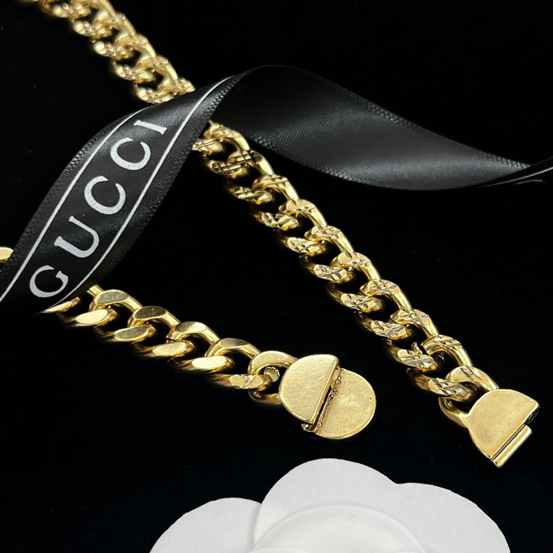 Gucci Enamel Craft Clover Pendant Necklace – Luxury Designer Jewelry – product image 5