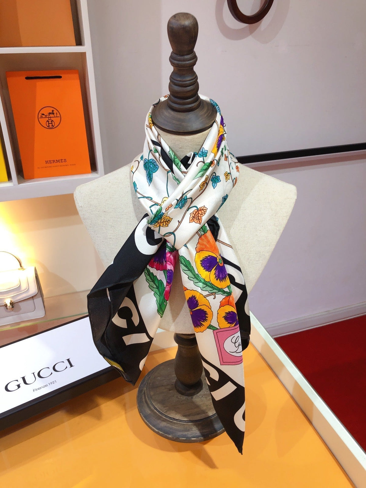 Gucci Floral Print Silk Scarf for Women – product image 10