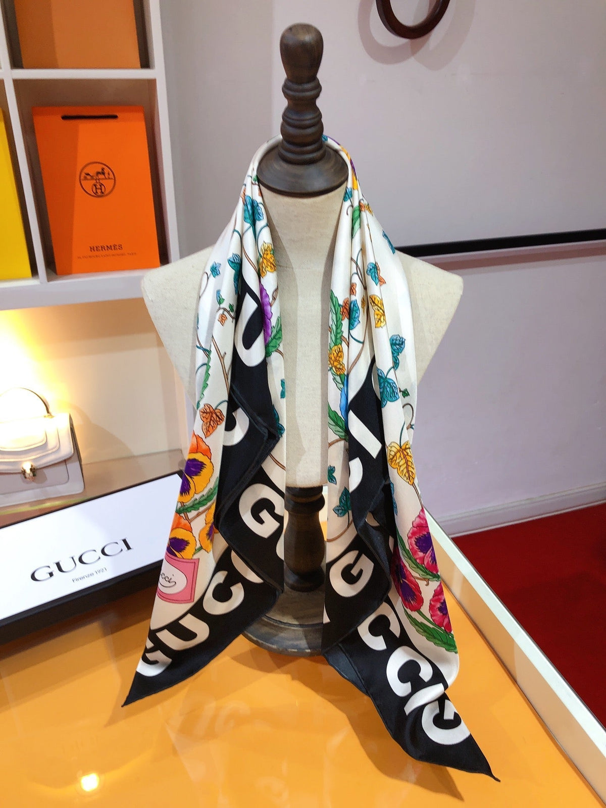 Gucci Floral Print Silk Scarf for Women – product image 9