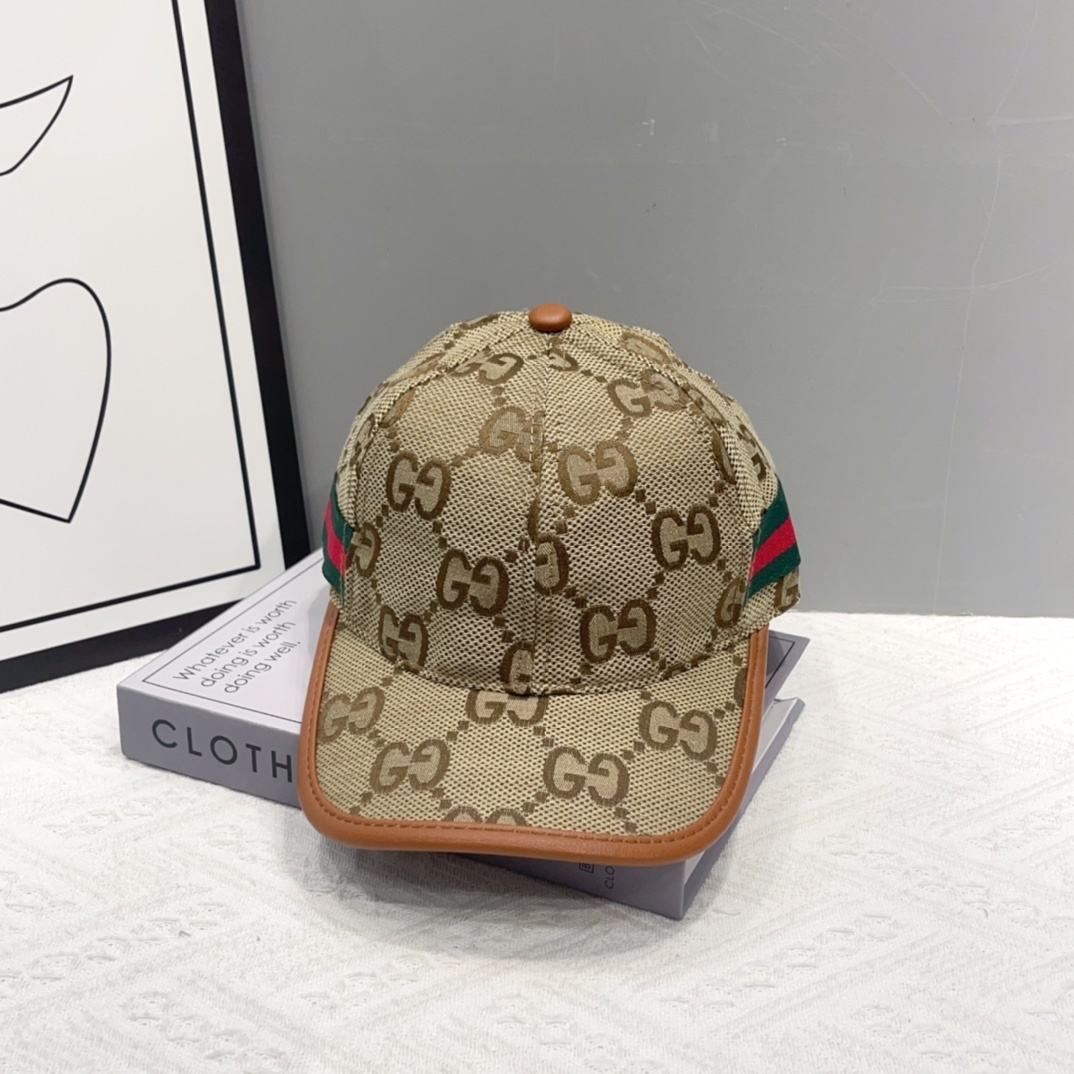 Beige Gucci GG leather-trim cap front