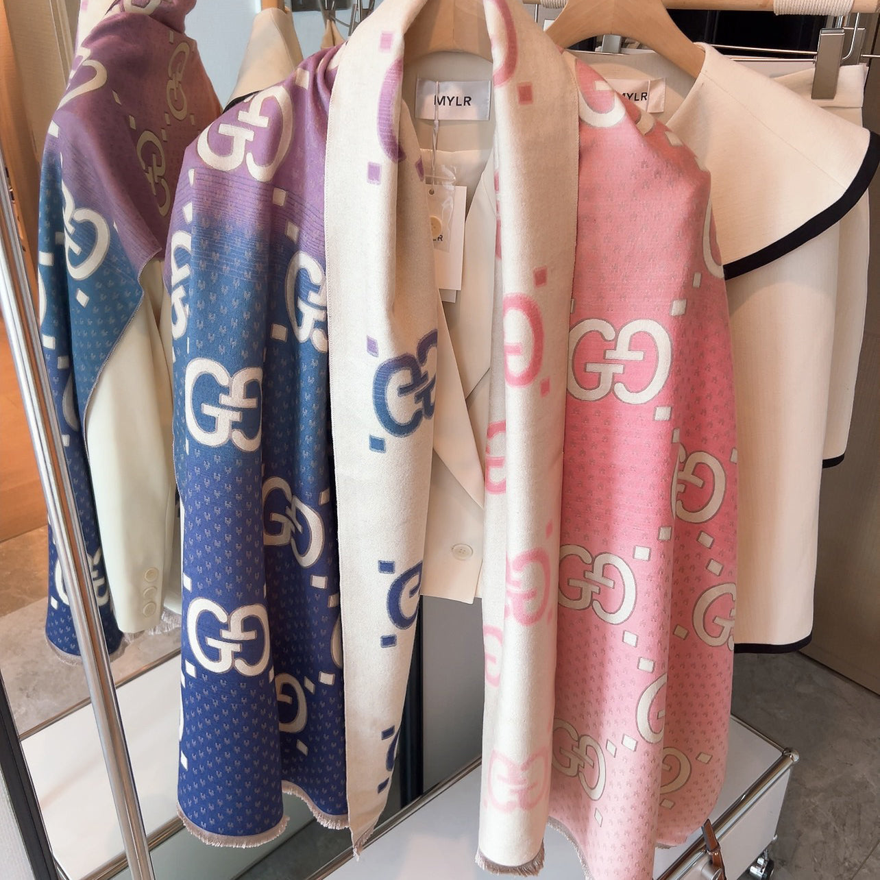 Gucci Individual Gradient Cashmere Scarf Shawl for Women – product image 1