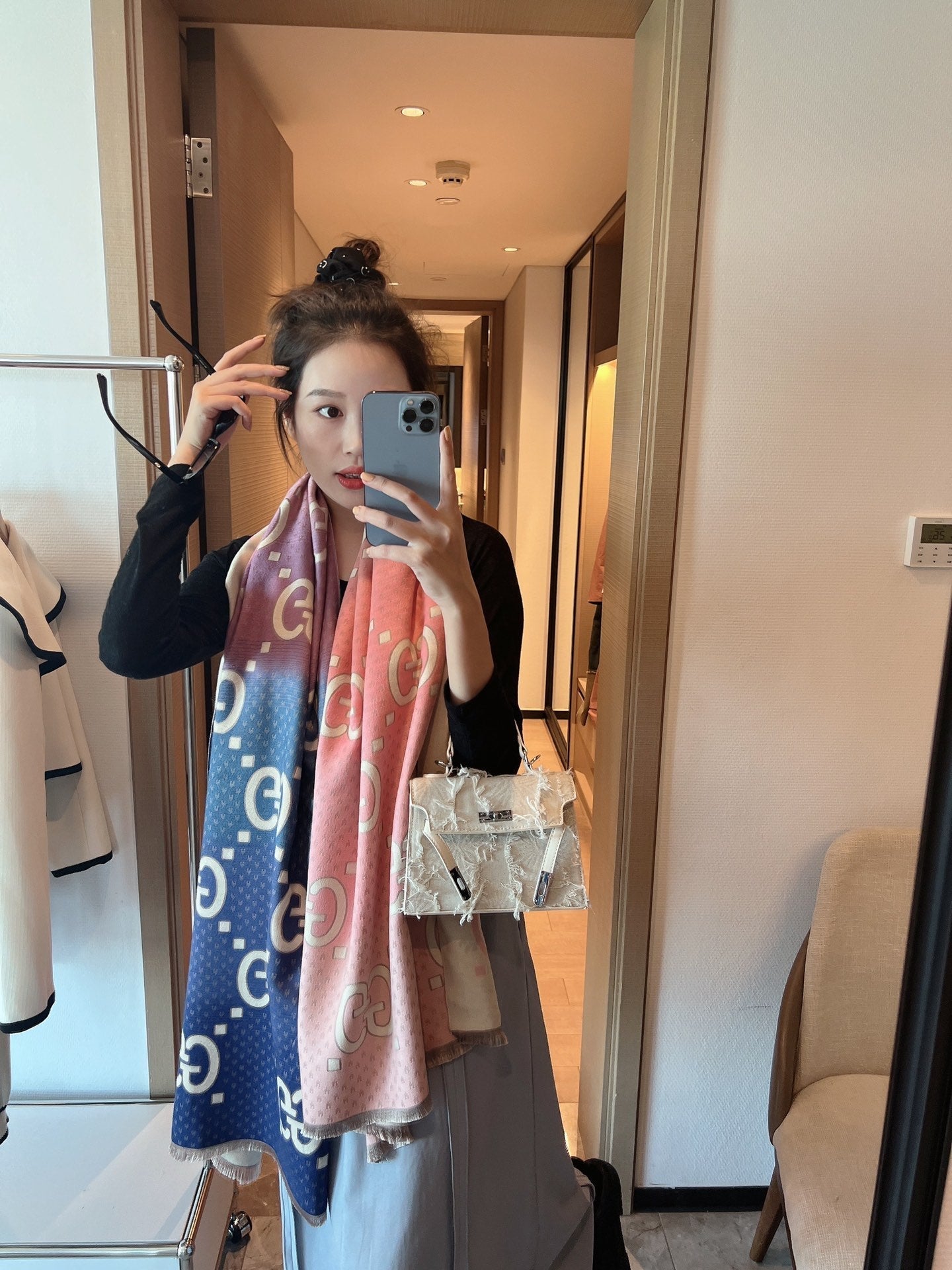 Gucci Individual Gradient Cashmere Scarf Shawl for Women – product image 11