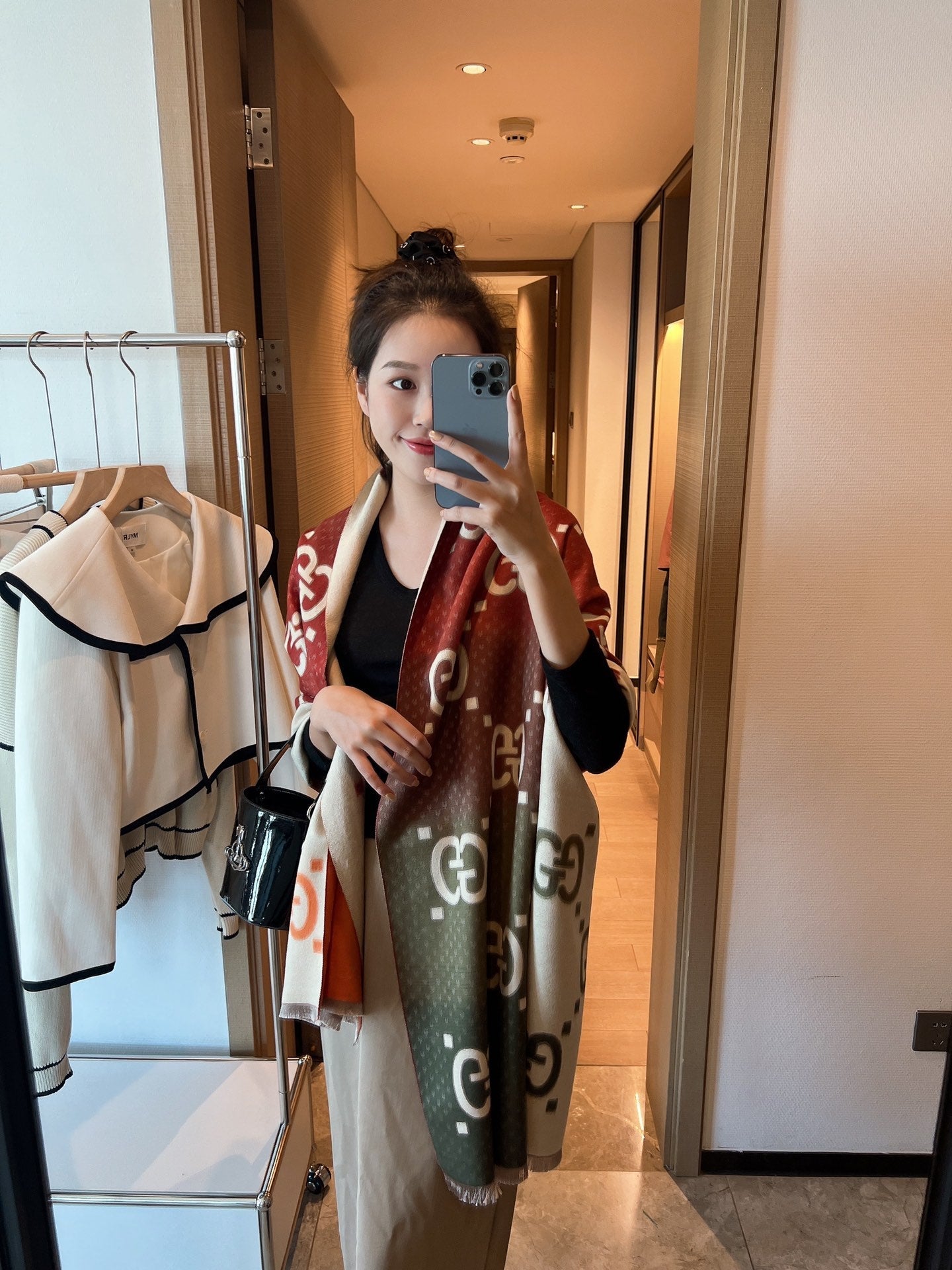 Gucci Individual Gradient Cashmere Scarf Shawl for Women – product image 15