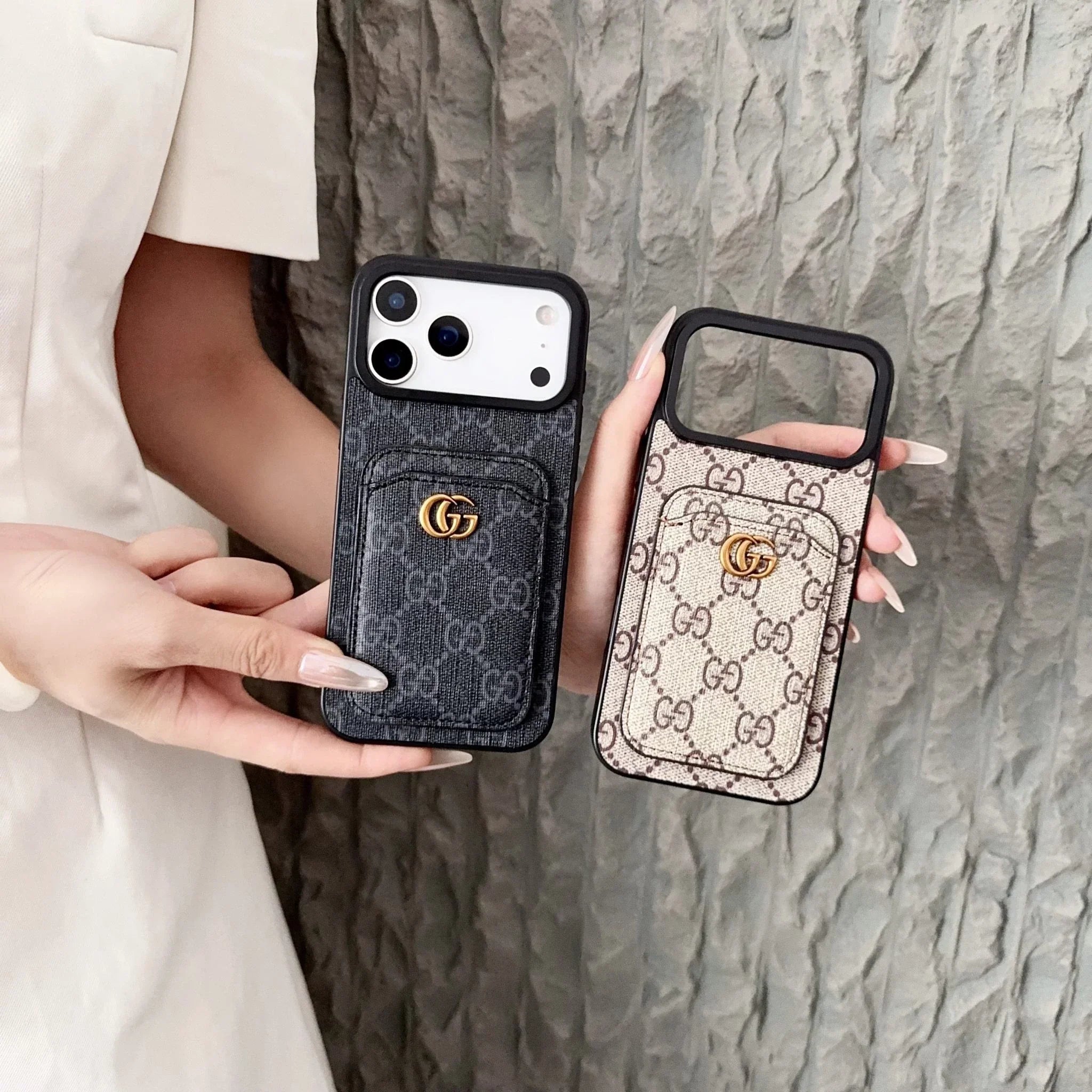 Gucci iPhone 17 Pro / Pro Max Case with Cardholder – GG Canvas Luxury Wallet Case