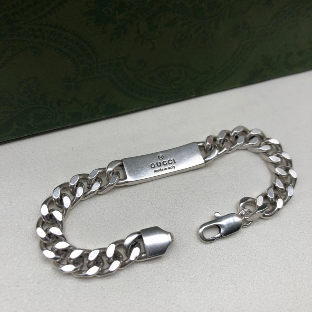 Gucci Letter Logo Bracelet – Luxury Jewelry – product image 3