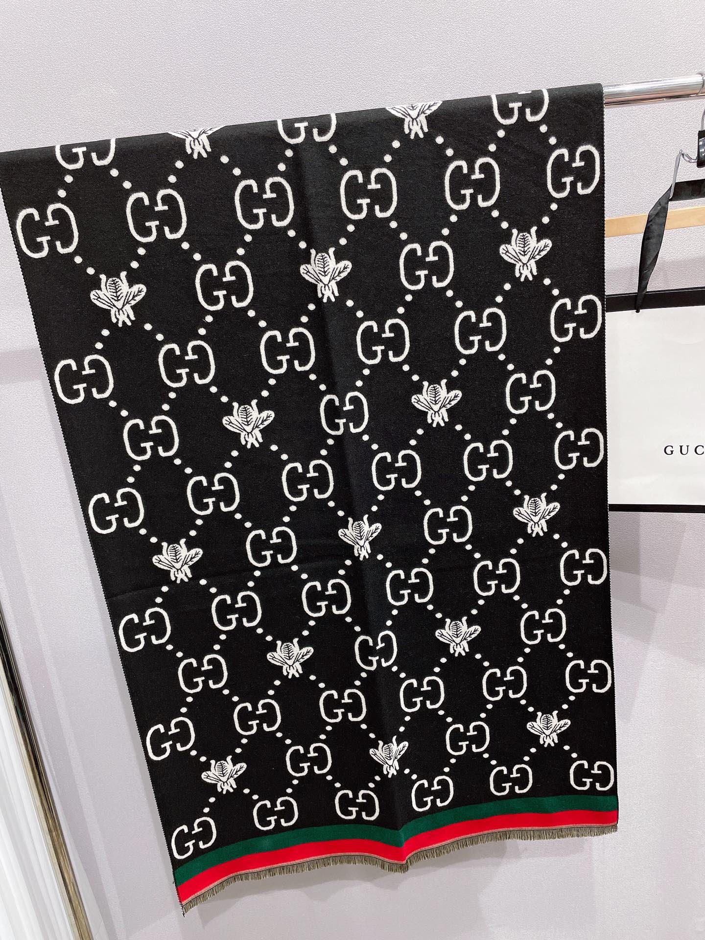 Gucci Little Bee Element Thick Cashmere Scarf for Women – product image 24